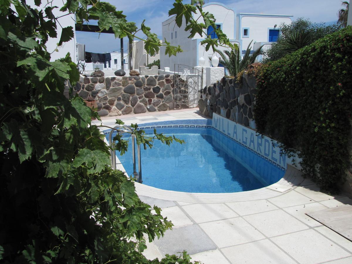 Villa Garden Fira  Exteriör bild