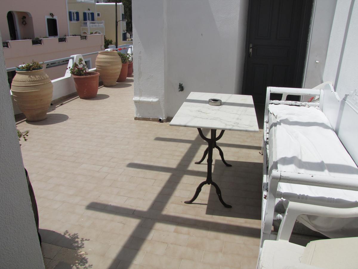 Villa Garden Fira  Exteriör bild